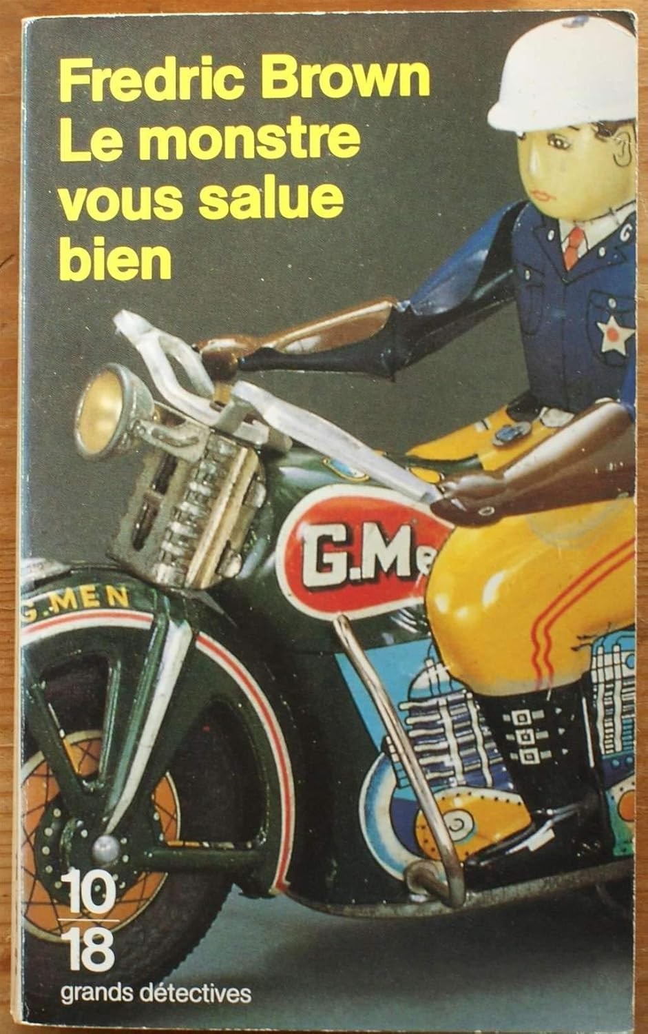 Le monstre vous salue bien